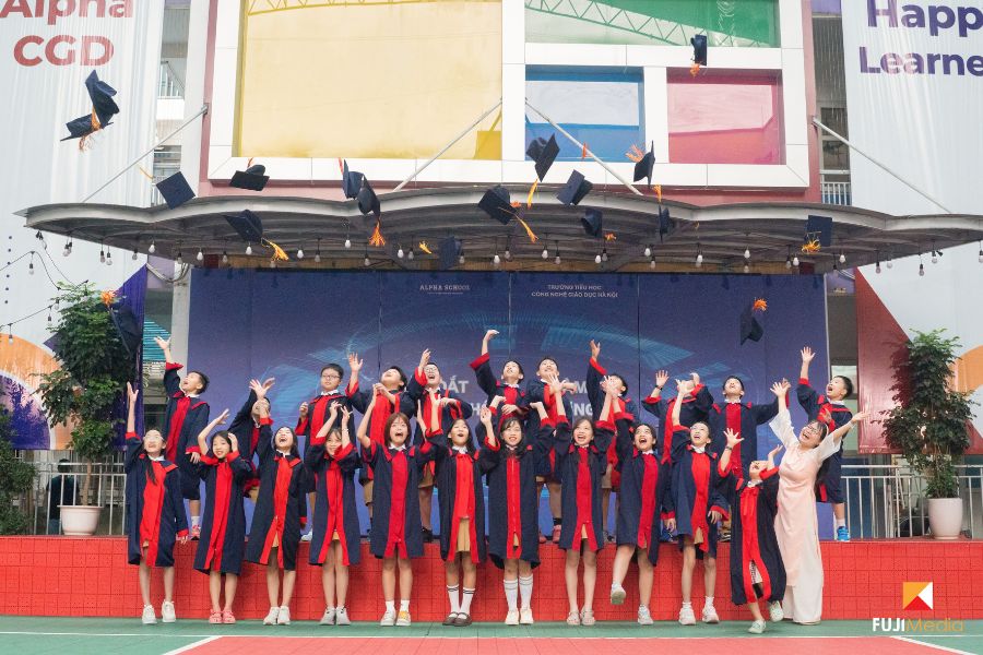 Dịch Vụ Chụp Ảnh Kỷ Yếu Cấp 1 Uy Tín - Chất Lượng